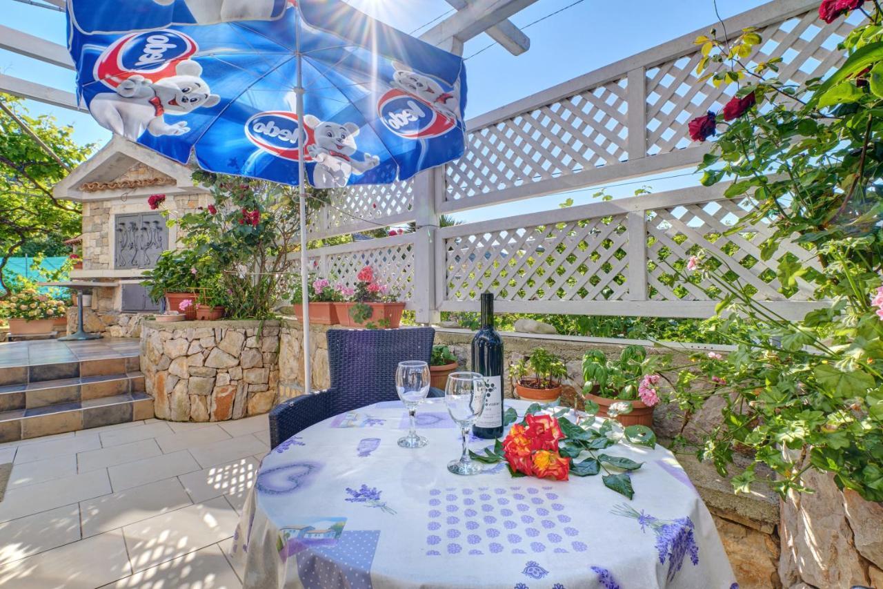 Apartment Neno - Terrace & Parking Veli Lošinj المظهر الخارجي الصورة