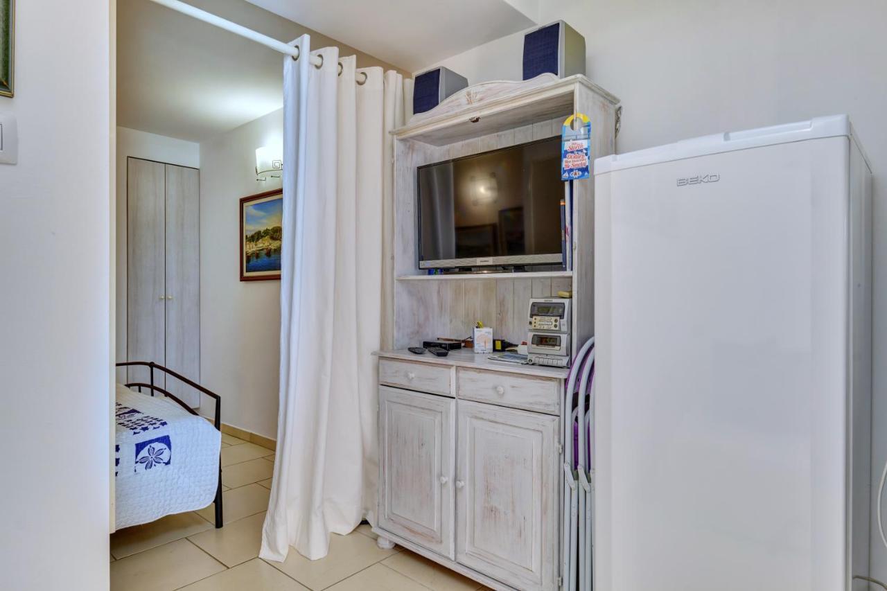 Apartment Neno - Terrace & Parking Veli Lošinj المظهر الخارجي الصورة
