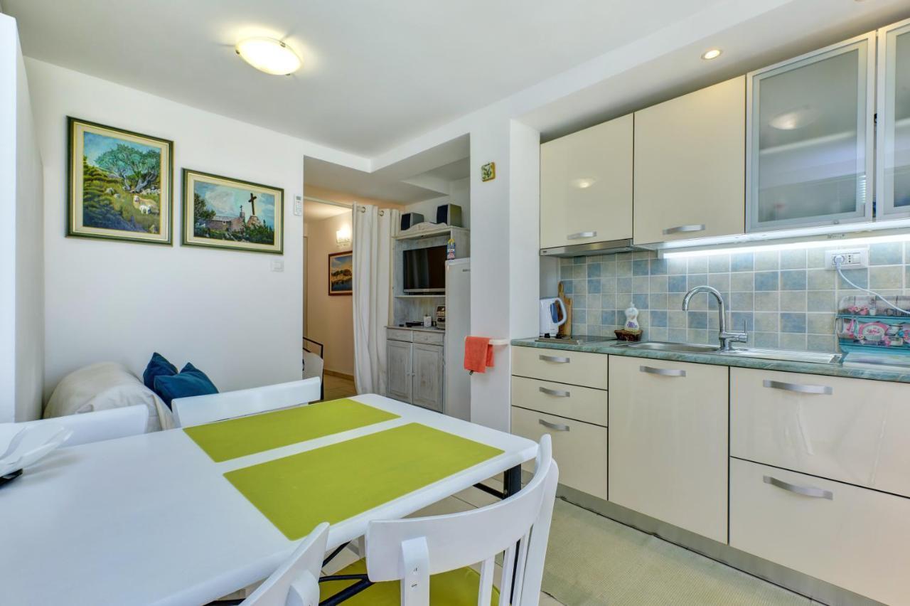 Apartment Neno - Terrace & Parking Veli Lošinj المظهر الخارجي الصورة