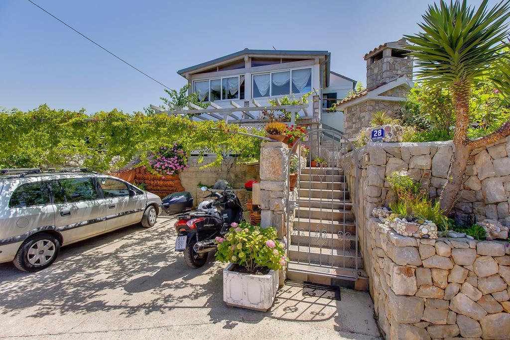 Apartment Neno - Terrace & Parking Veli Lošinj المظهر الخارجي الصورة