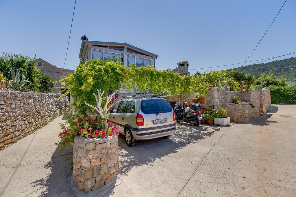 Apartment Neno - Terrace & Parking Veli Lošinj المظهر الخارجي الصورة