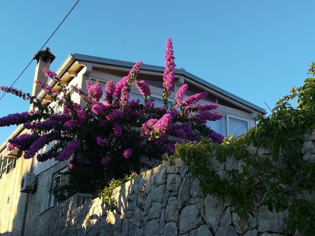 Apartment Neno - Terrace & Parking Veli Lošinj المظهر الخارجي الصورة