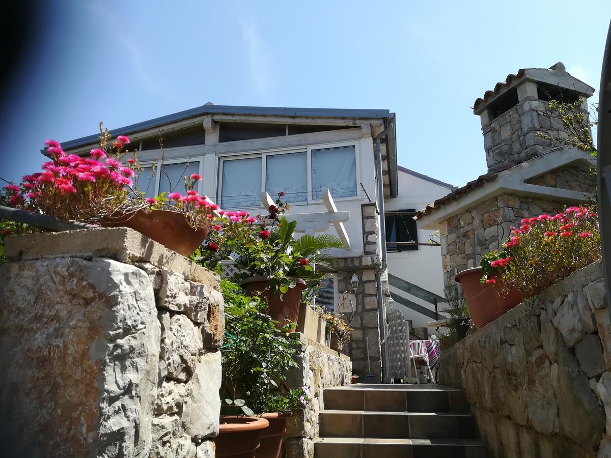Apartment Neno - Terrace & Parking Veli Lošinj المظهر الخارجي الصورة