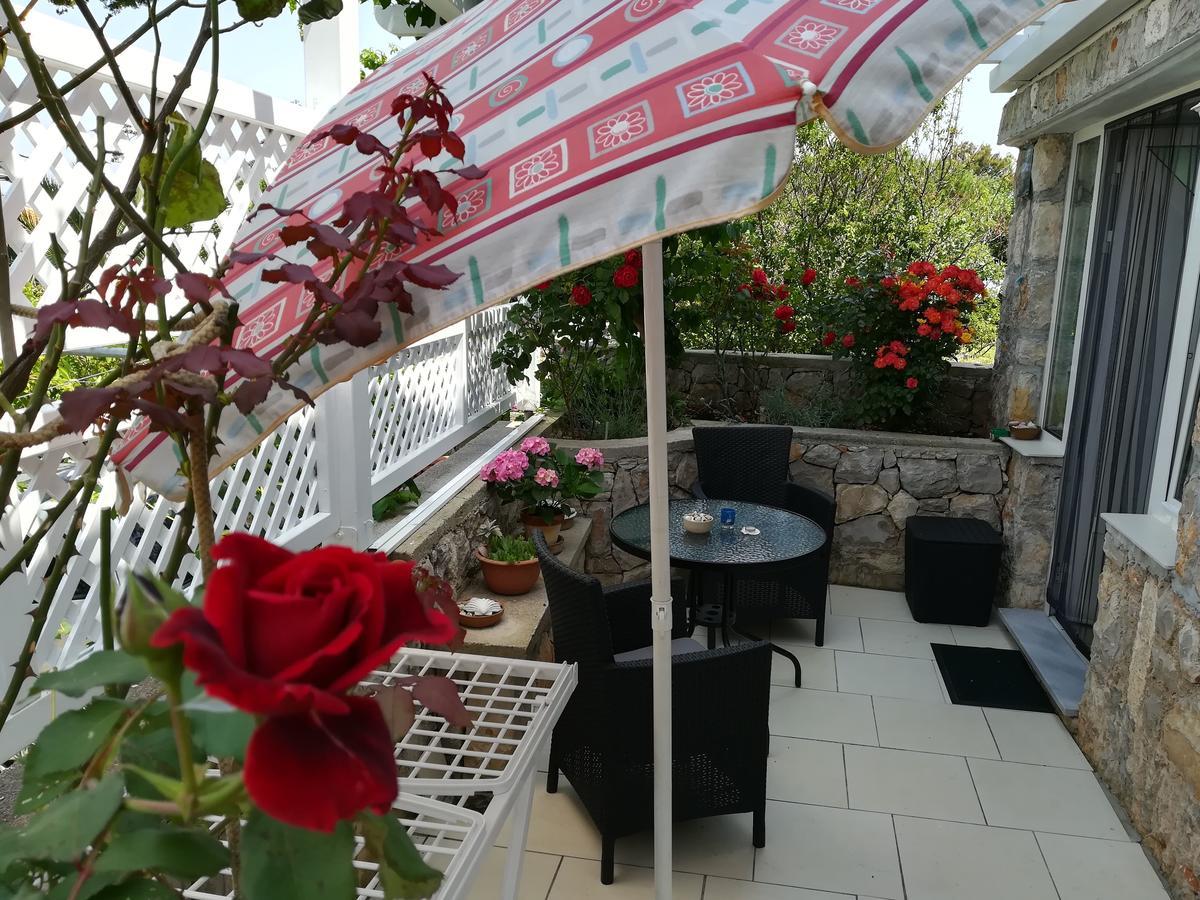 Apartment Neno - Terrace & Parking Veli Lošinj المظهر الخارجي الصورة